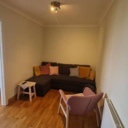 Bright & Lovely & Apartment Whetstone Экстерьер фото